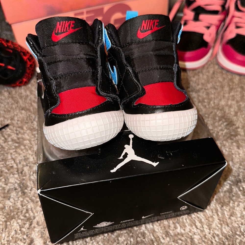 Nike Jordan 1 crib bootie